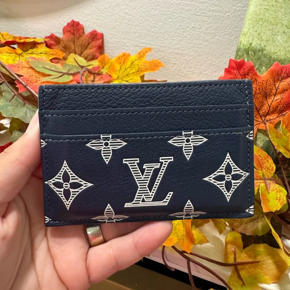 ONE DAY SALE✨ Louis Vuitton Dark Blue Monogram shadow double Card Holder